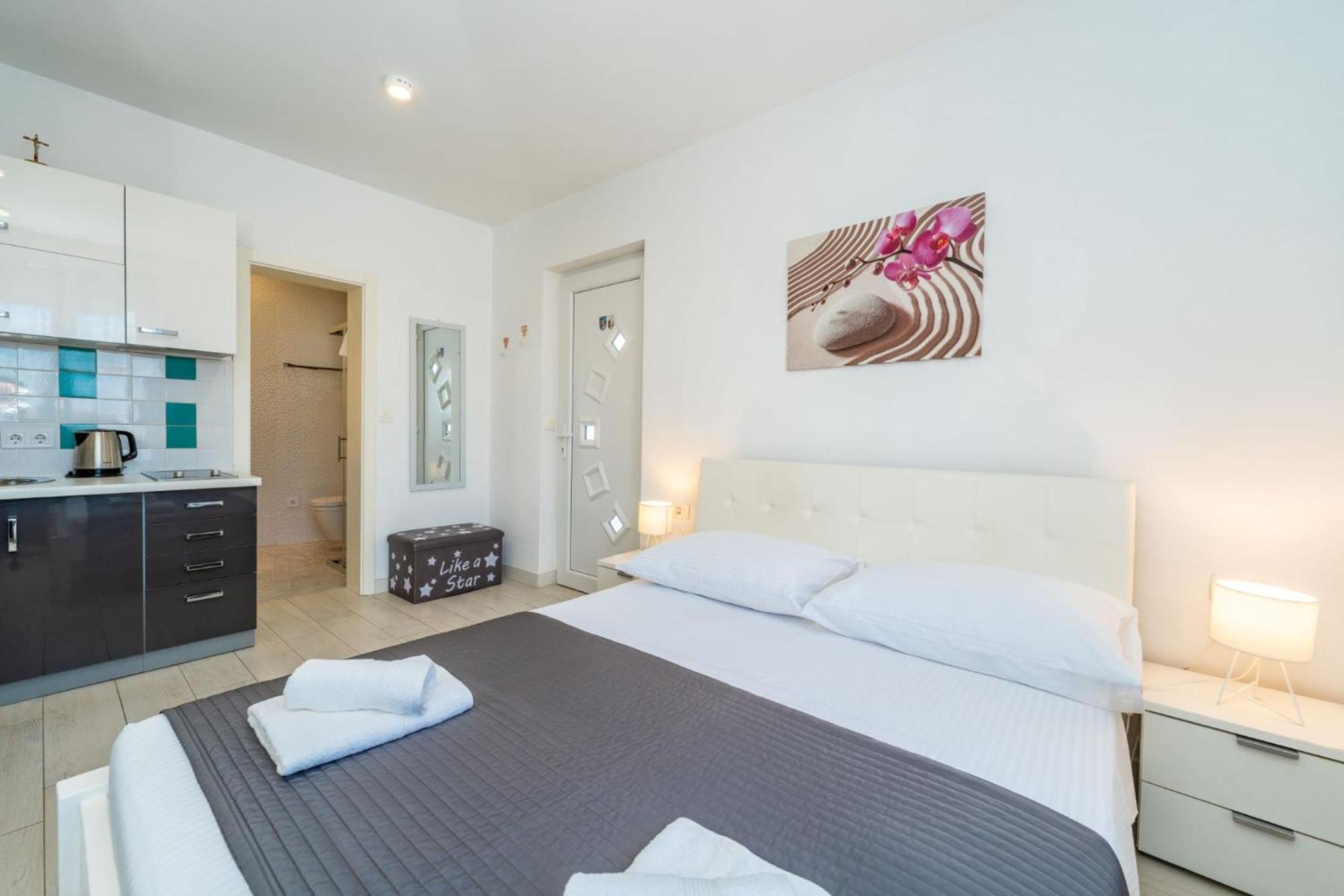 Carlotta Apartmán *